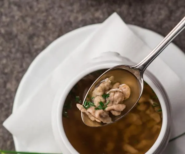 Goldenes Schiff Konukevi *